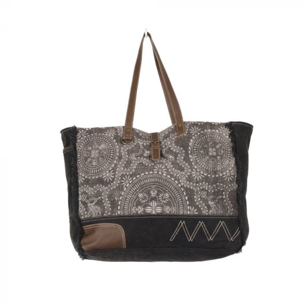 Gleam Floral weekender bag
S-1329. Myra bag. New w/ tags